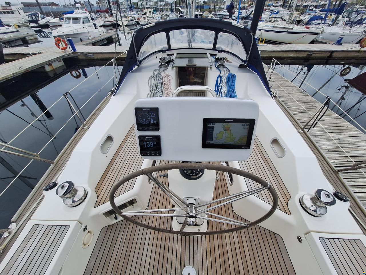 Wauquiez 40 Pilot Saloon