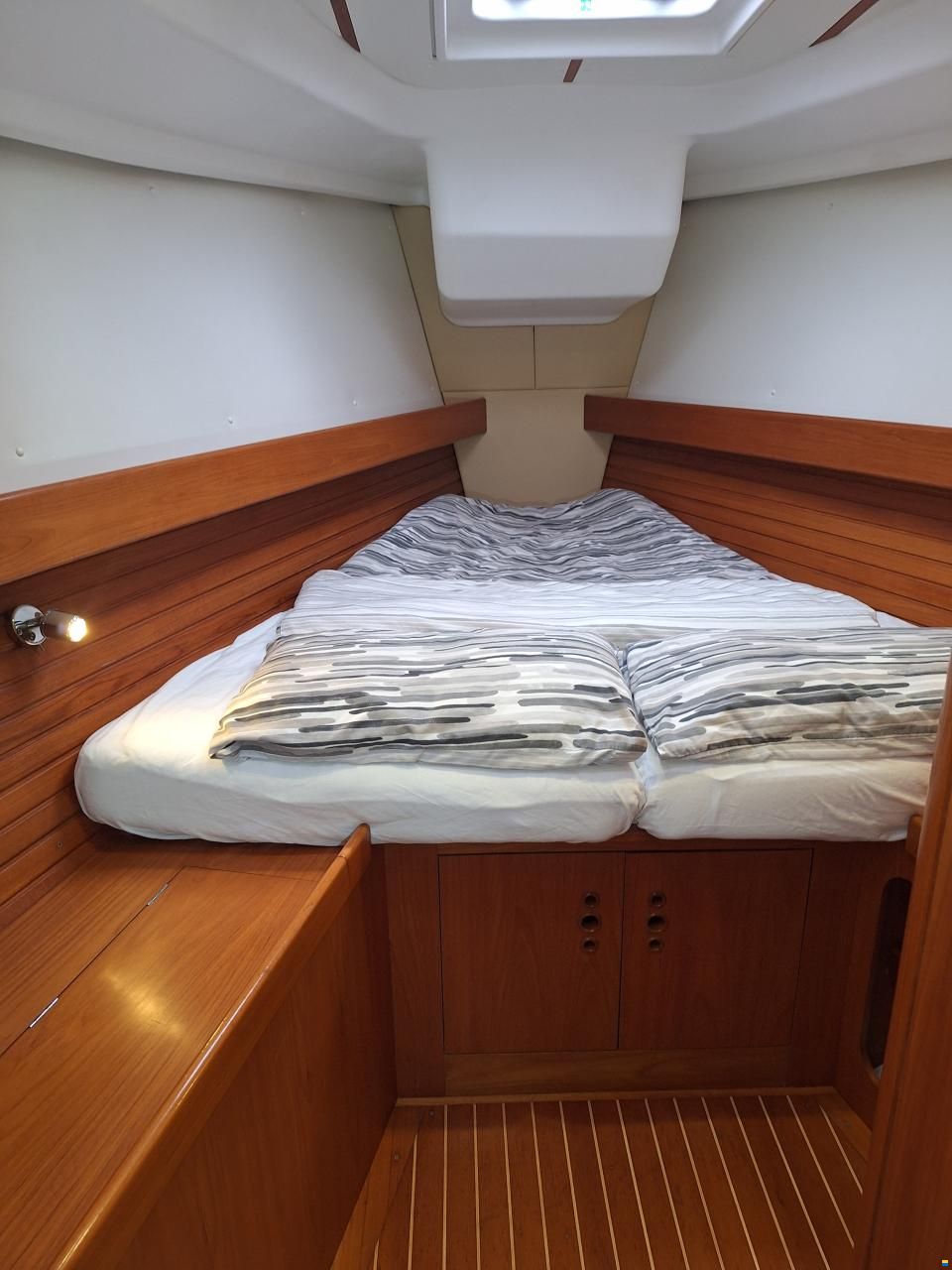 Wauquiez 40 Pilot Saloon