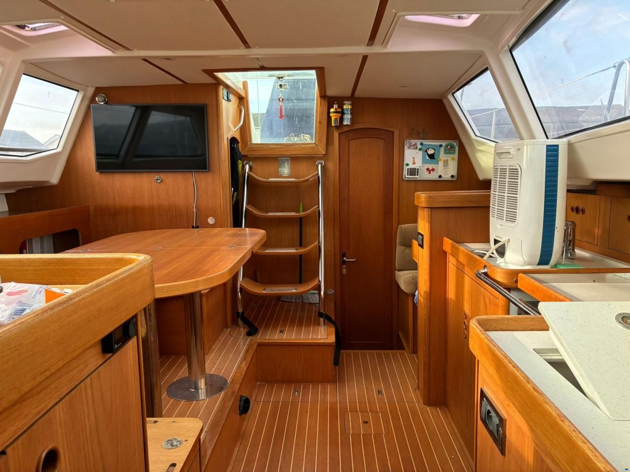 Wauquiez 40 Pilot Saloon