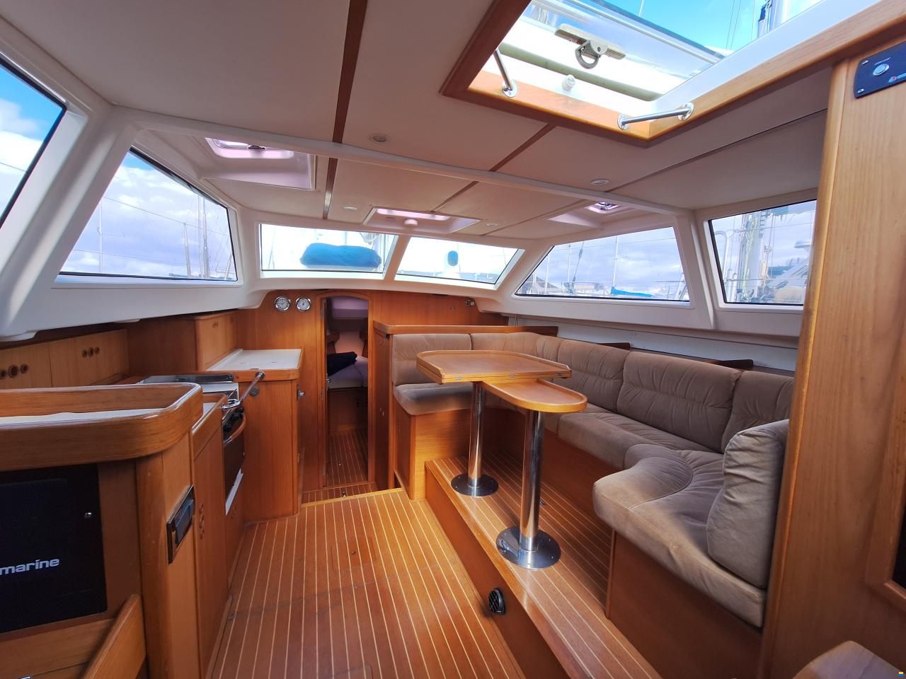 Wauquiez 40 Pilot Saloon