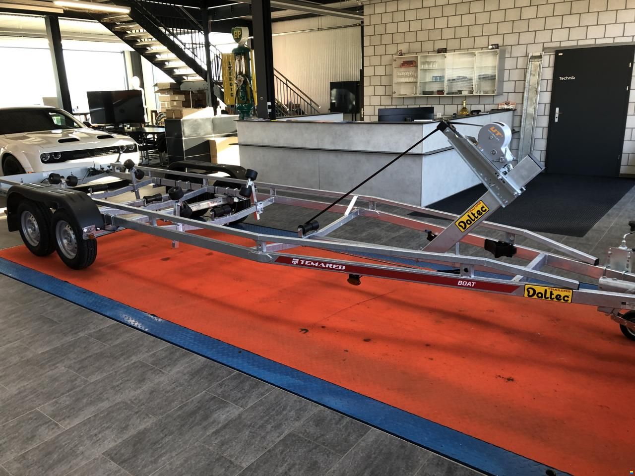 GG:2500kg., NL:2069kg.