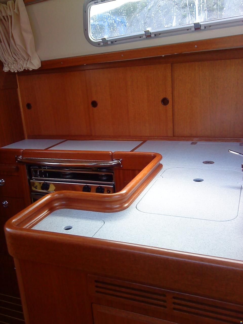 Hallberg-Rassy HR 372