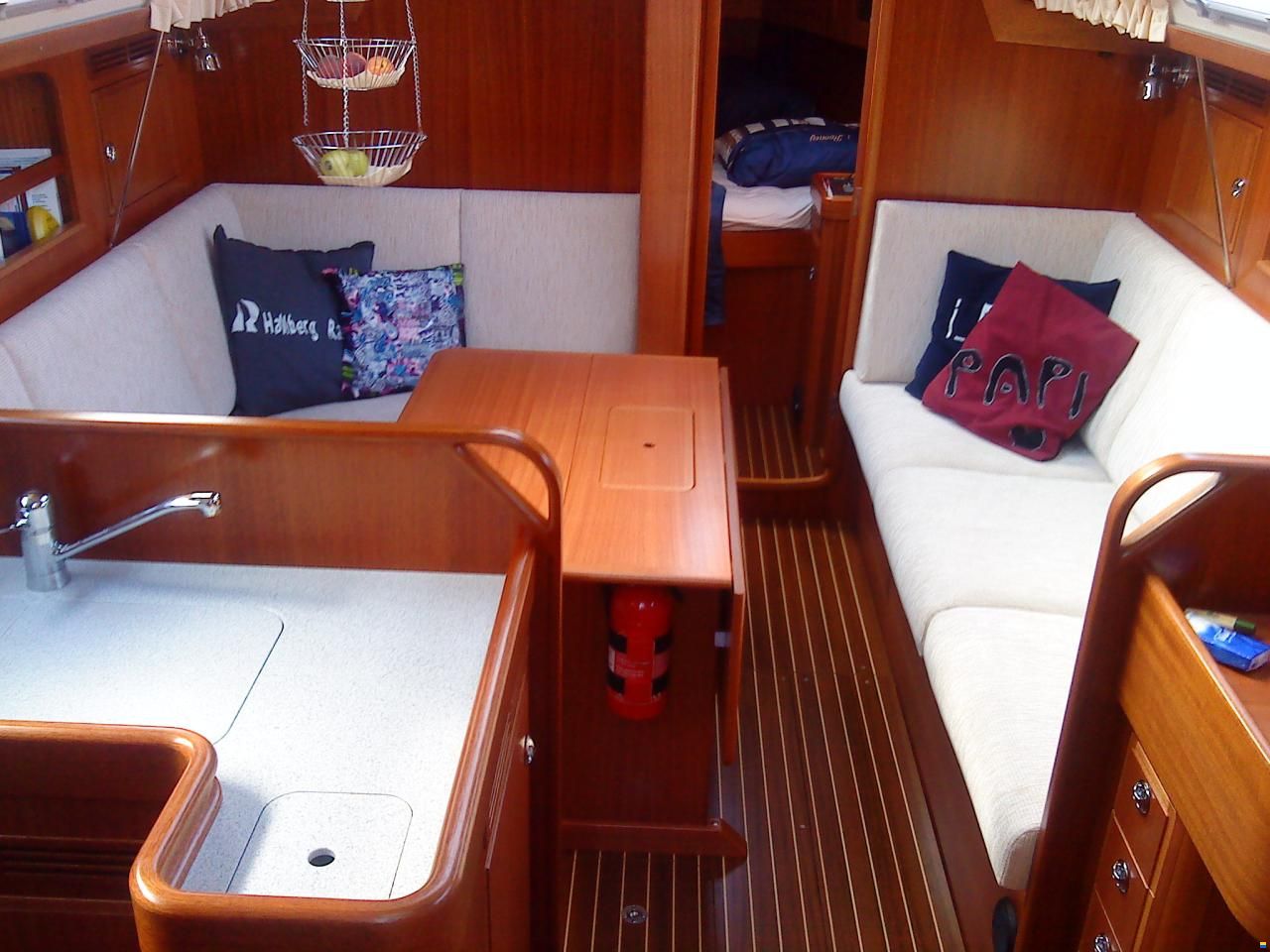 Hallberg-Rassy HR 372