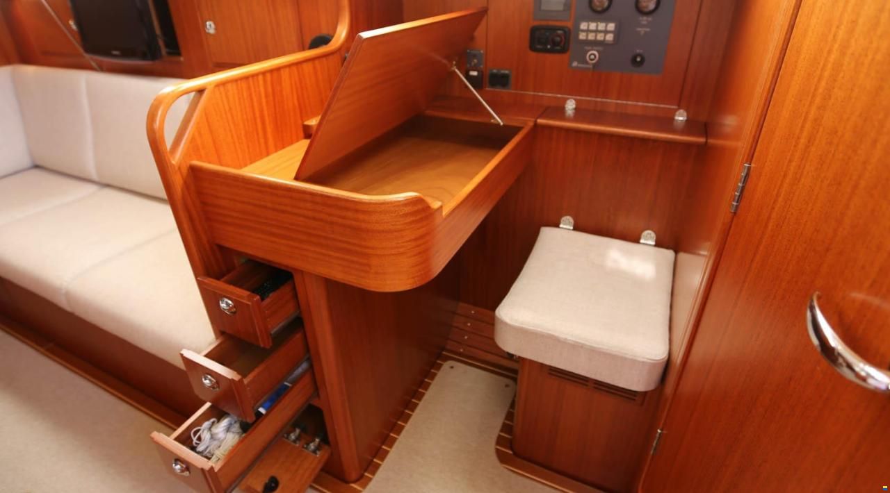 Hallberg-Rassy HR 372