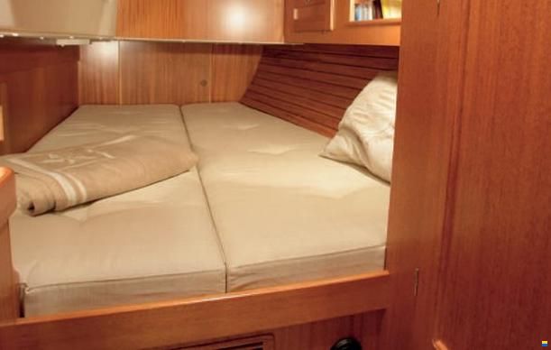 Hallberg-Rassy HR 372