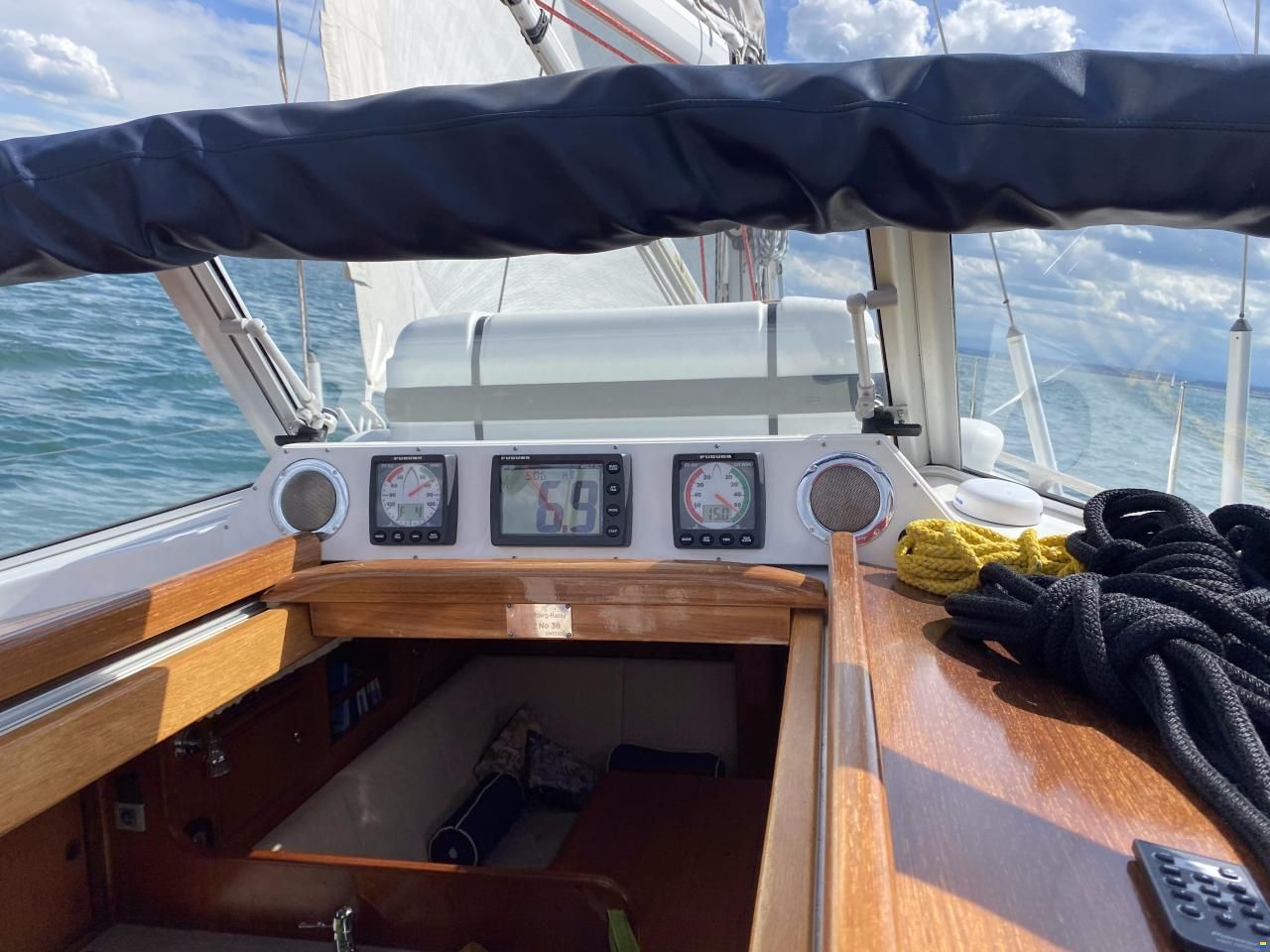 Hallberg-Rassy HR 372