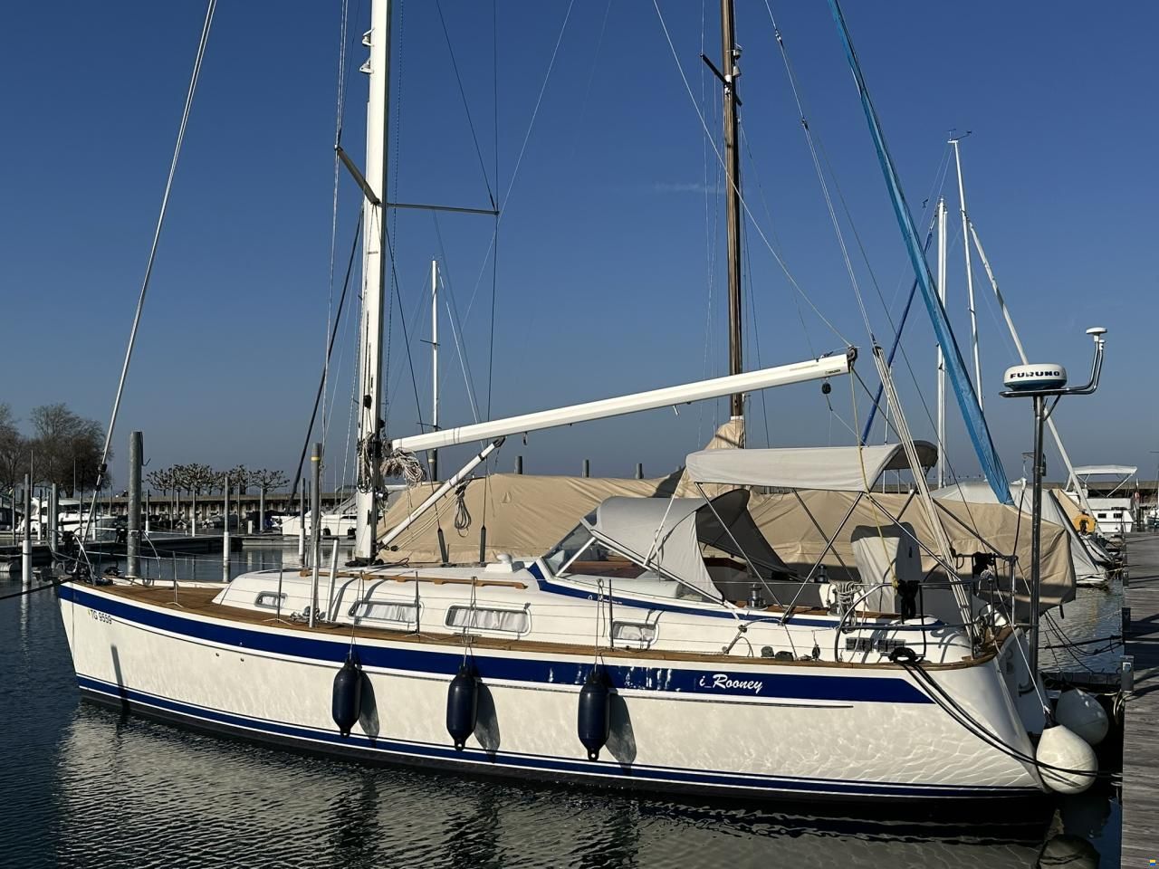 Hallberg-Rassy HR 372