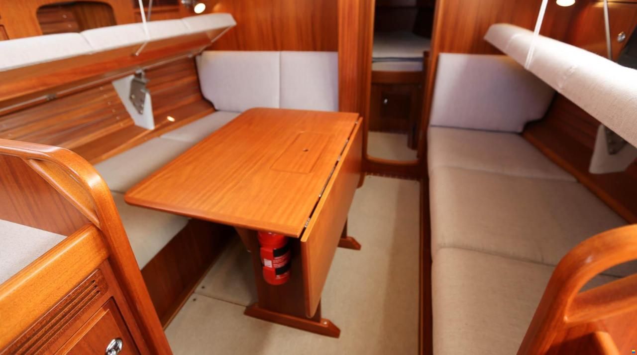 Hallberg-Rassy HR 372