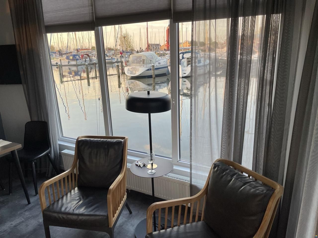 Aquavive Houseboat 1500 Met Vaste Overne