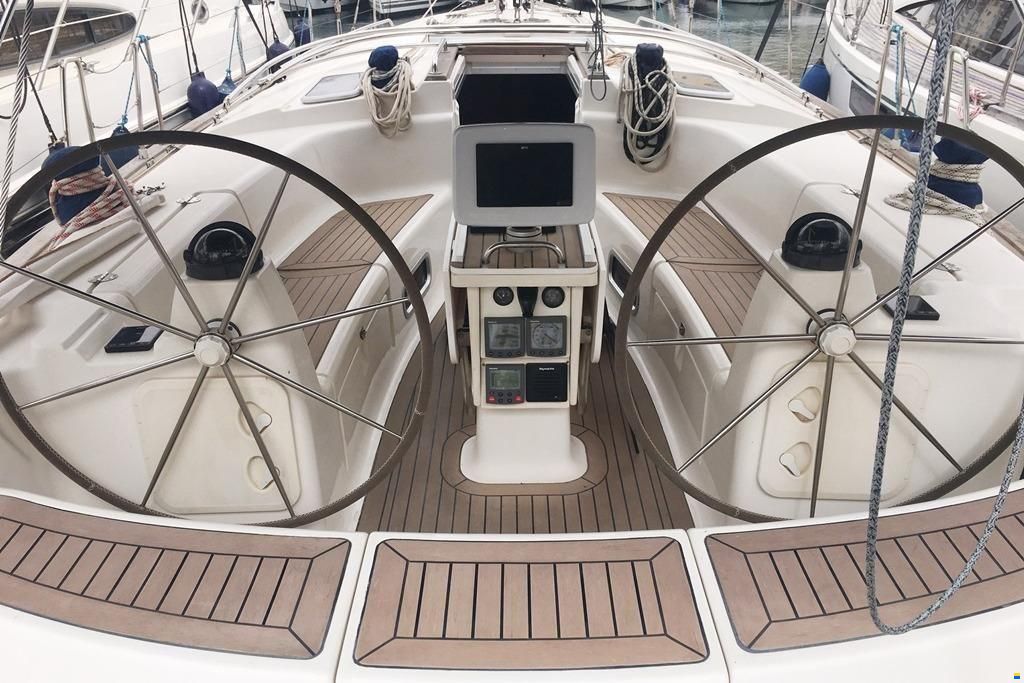 Bavaria 44