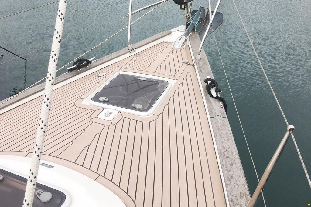 Bavaria 44