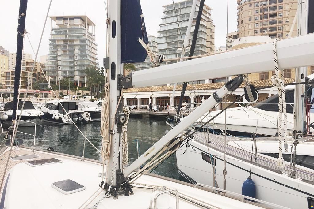 Bavaria 44