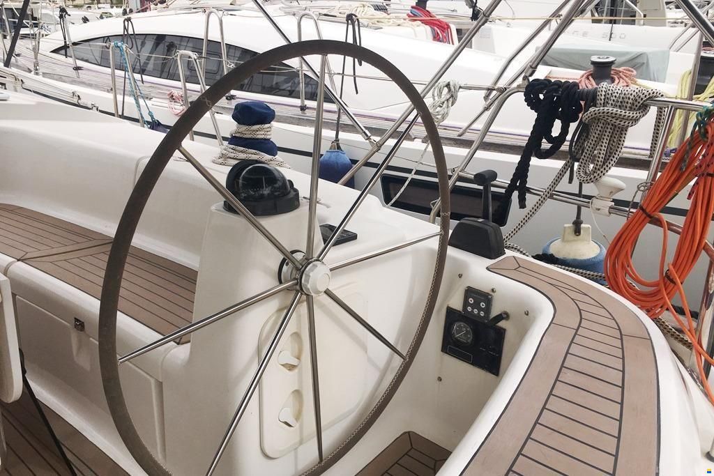 Bavaria 44
