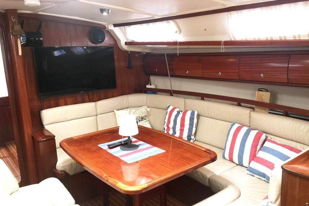 Bavaria 44
