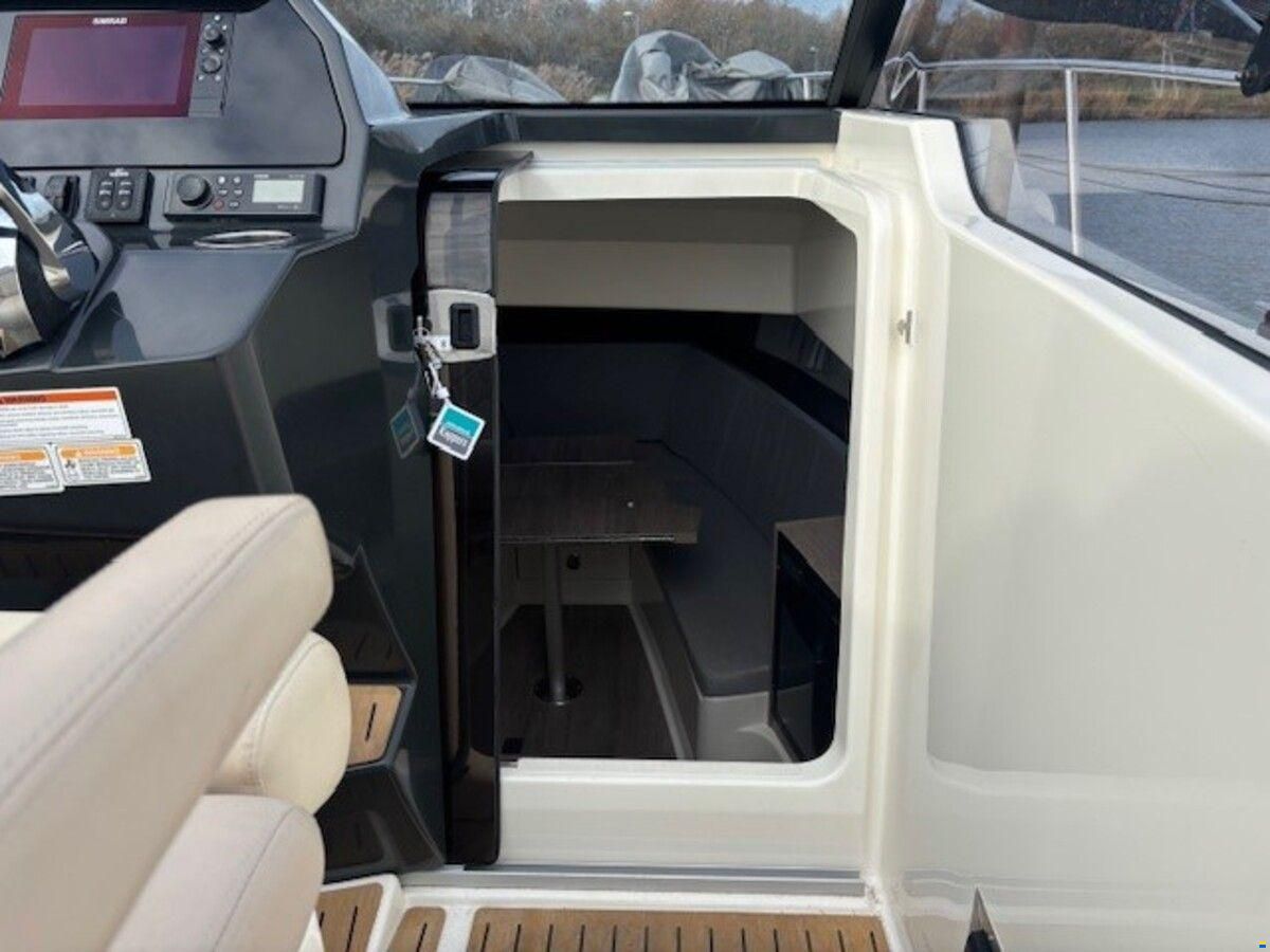 Quicksilver 875 Sundeck Active
