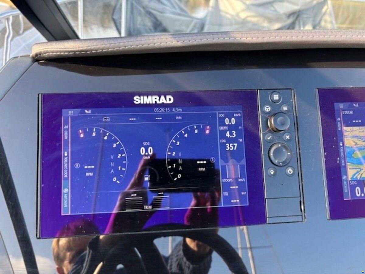 Quicksilver 875 Sundeck Active