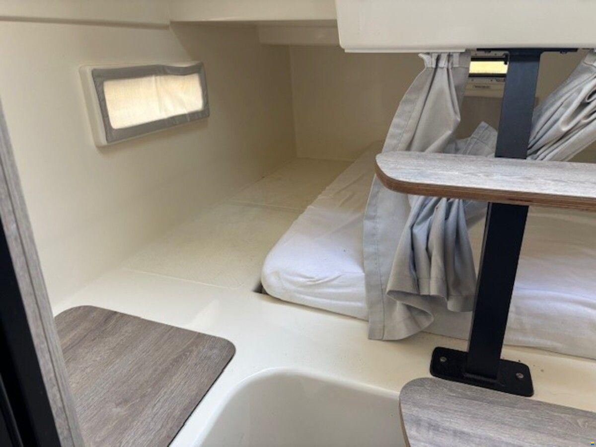 Quicksilver 875 Sundeck Active