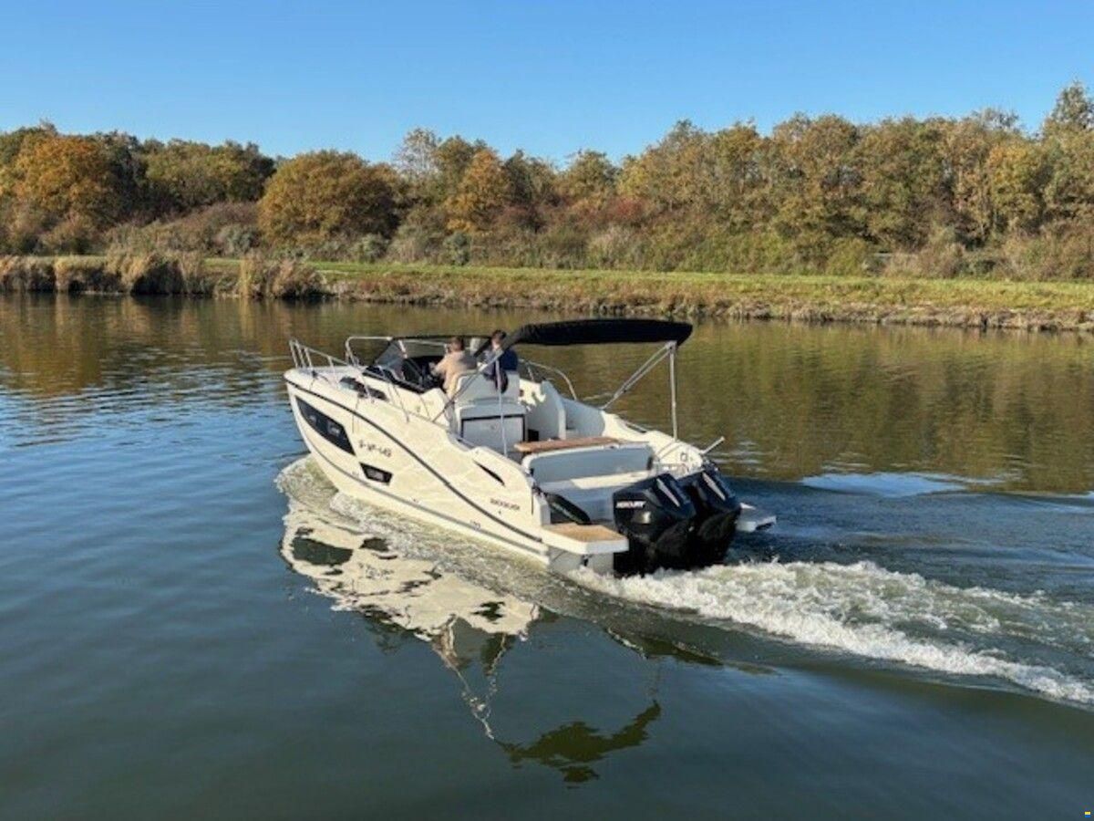 Quicksilver 875 Sundeck Active