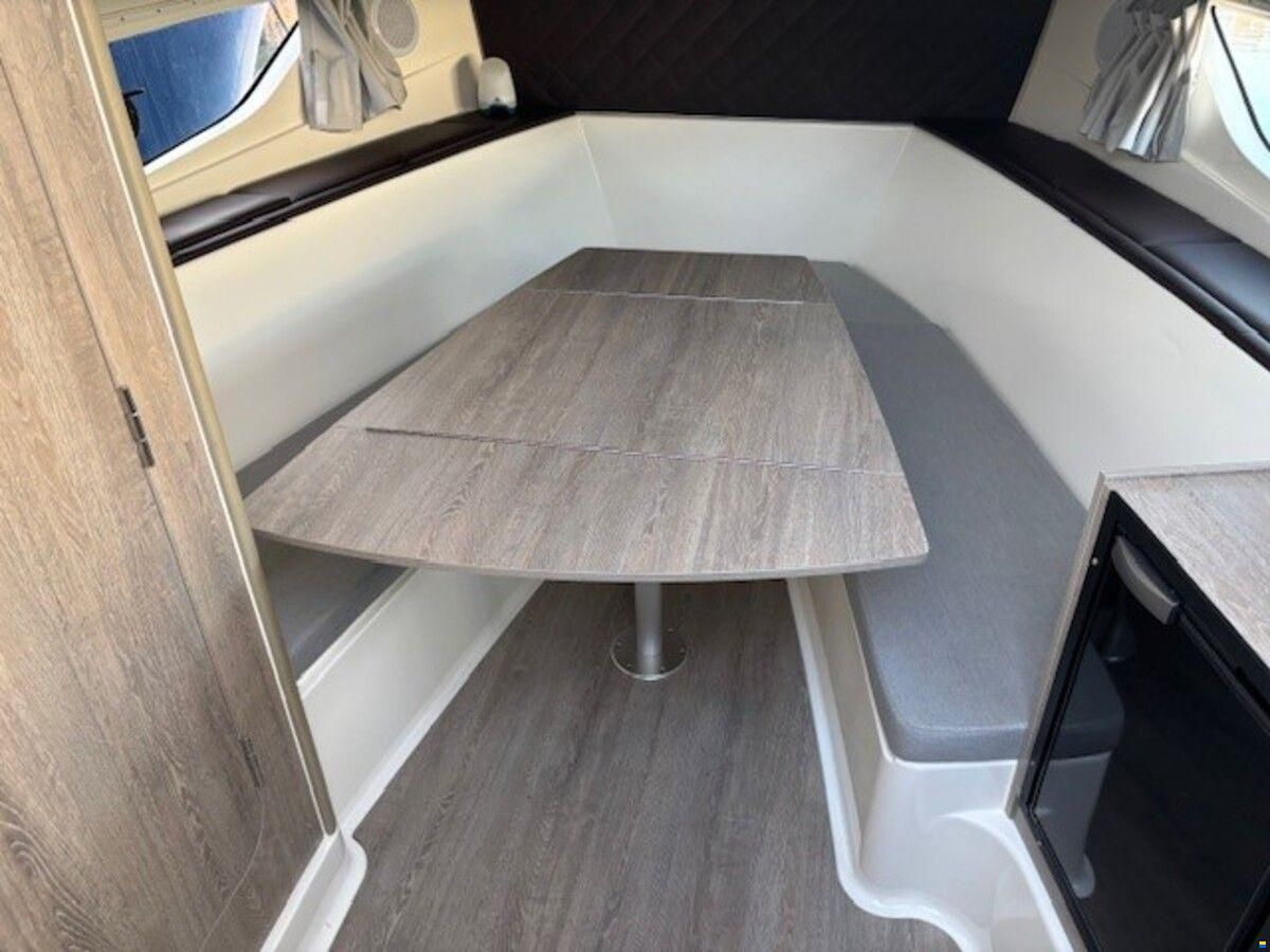 Quicksilver 875 Sundeck Active