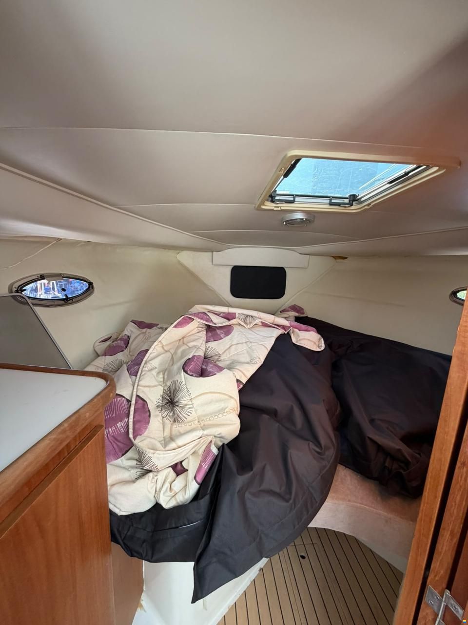 Carver 390 Cockpit