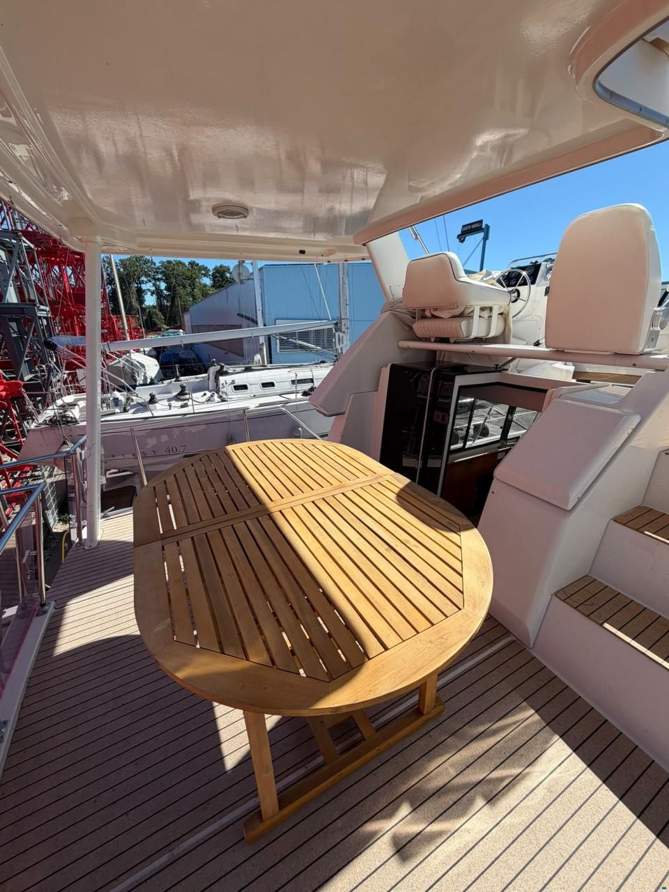 Carver 390 Cockpit