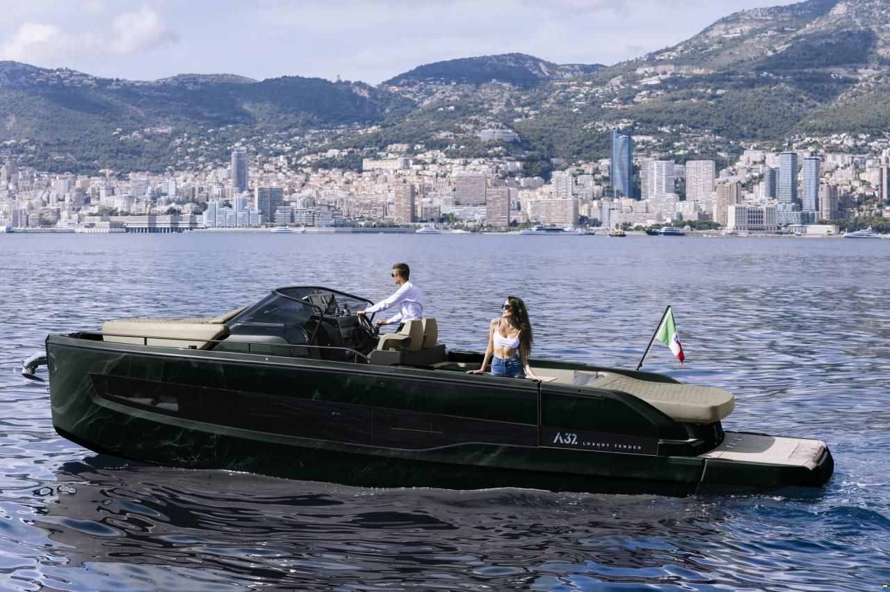 Cranchi A32 Luxury Tender HT