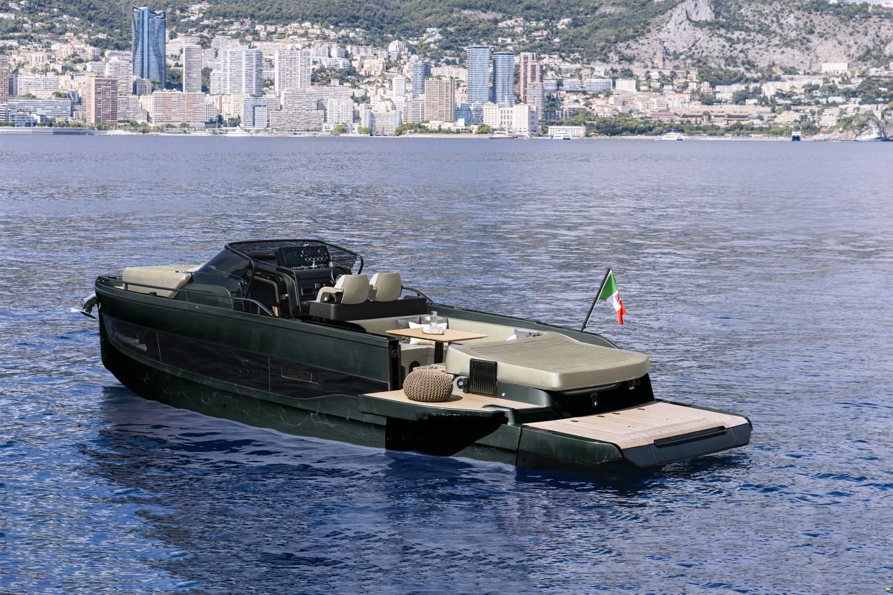 Cranchi A32 Luxury Tender HT