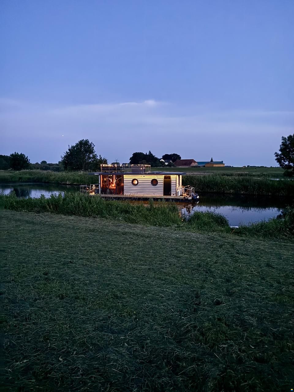 La Mare Schwimmendes City-Apartment in Bremen