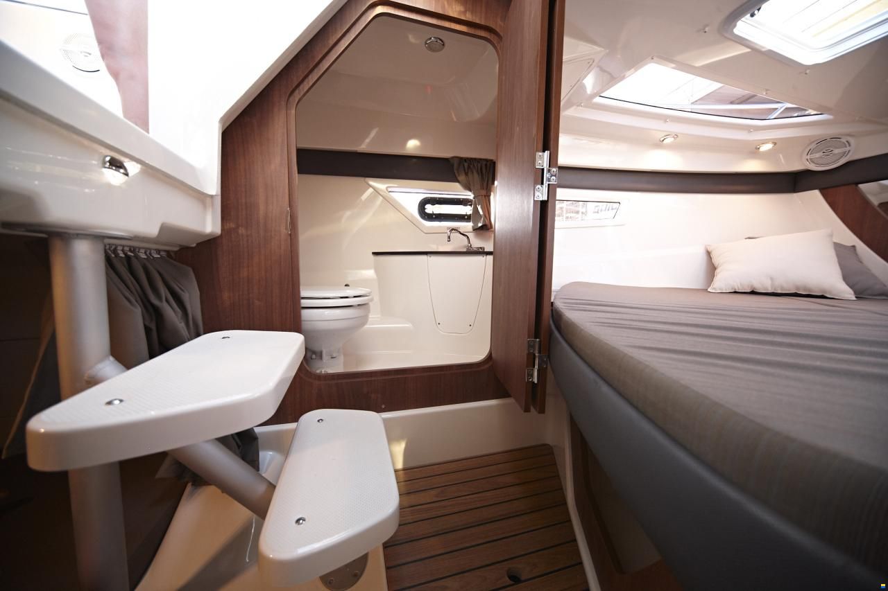 Quicksilver ACTIV 805 Cruiser