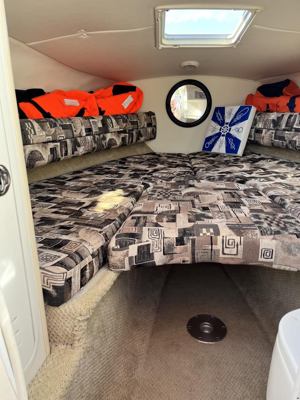 Rinker 232 Captiva Cuddy