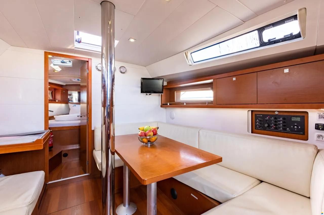 Beneteau Oceanis 41.1