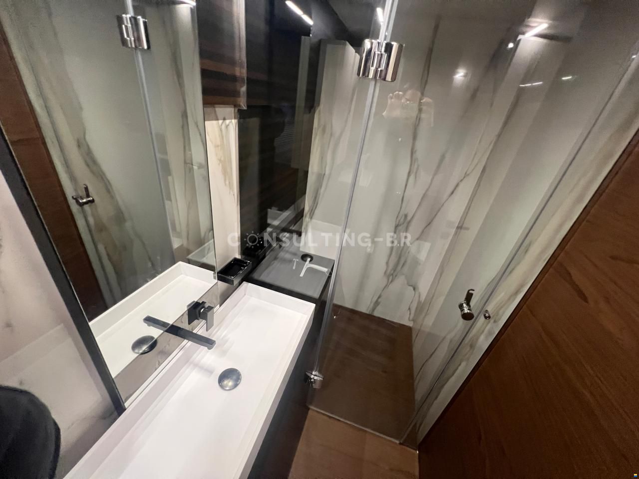 Ferretti 670 Fly