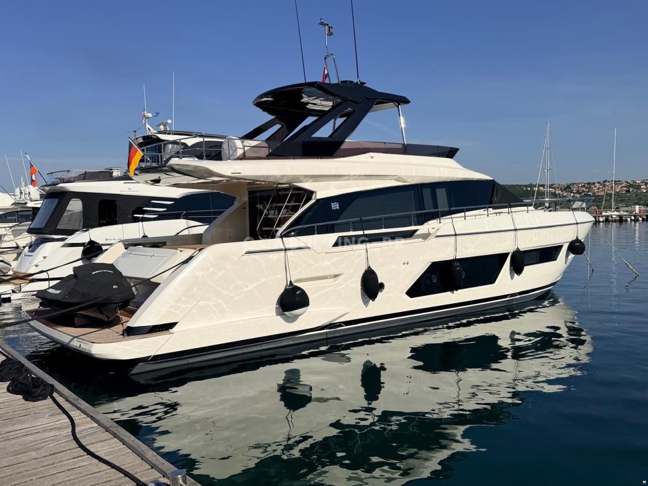 Ferretti 670 Fly