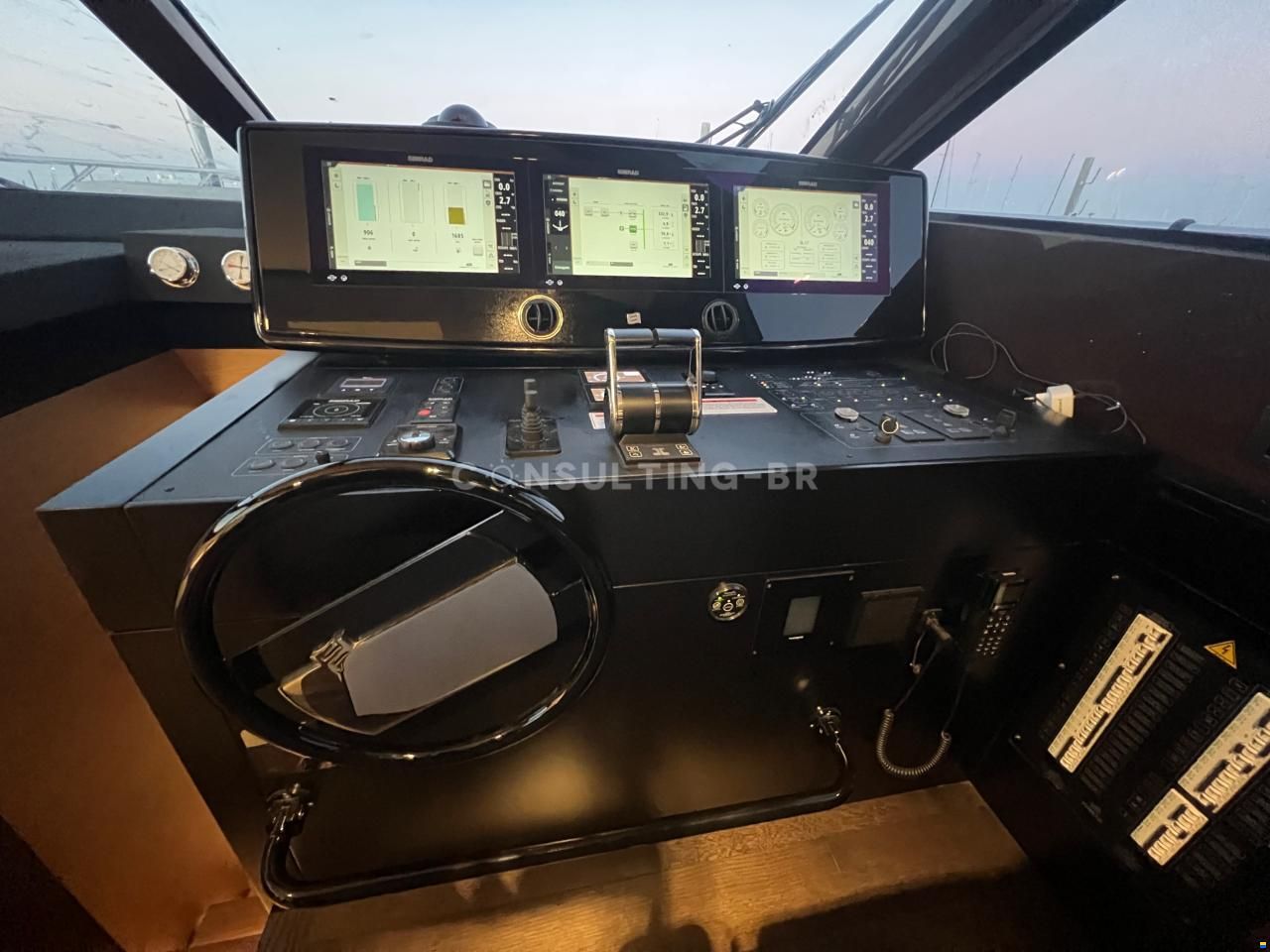 Ferretti 670 Fly