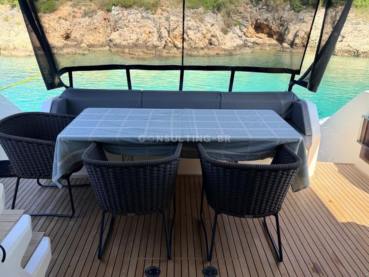 Ferretti 670 Fly