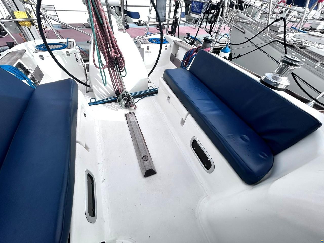 Dufour 40