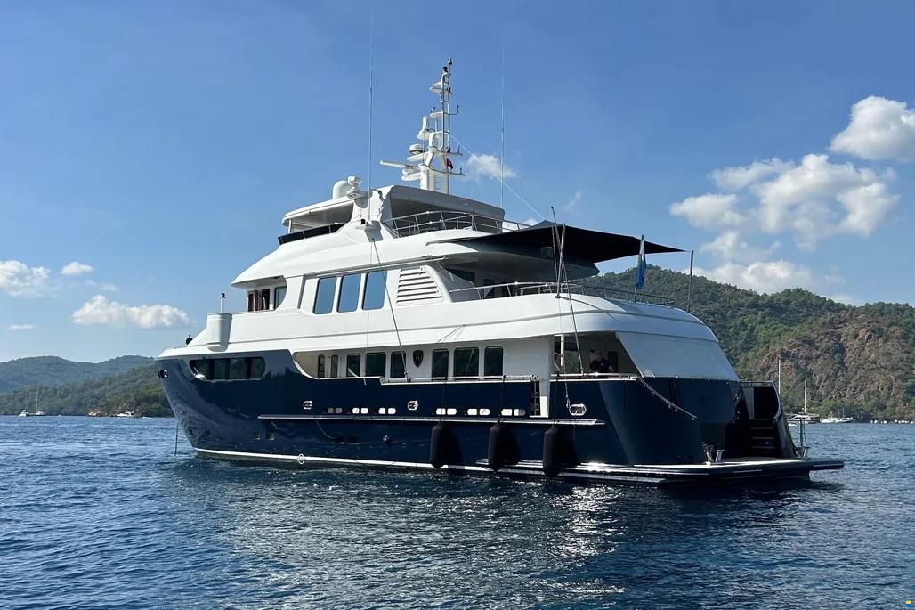Bandido Yachts 90