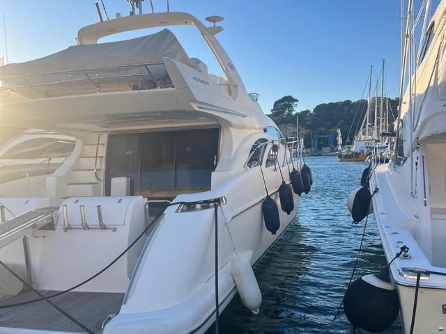 Azimut 62
