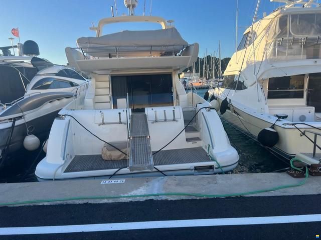 Azimut 62