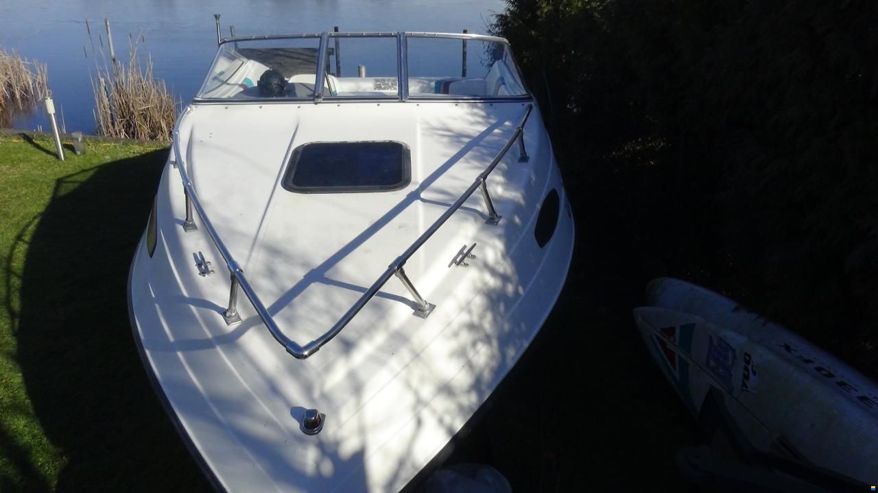 Apex Crowline Bayside 590