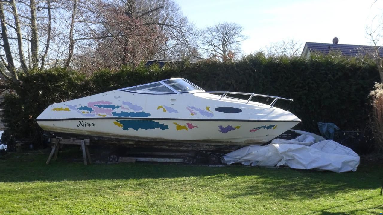 Apex Crowline Bayside 590