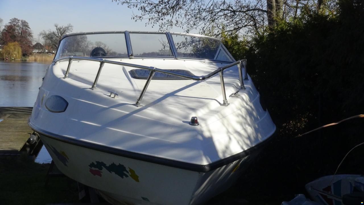 Apex Crowline Bayside 590