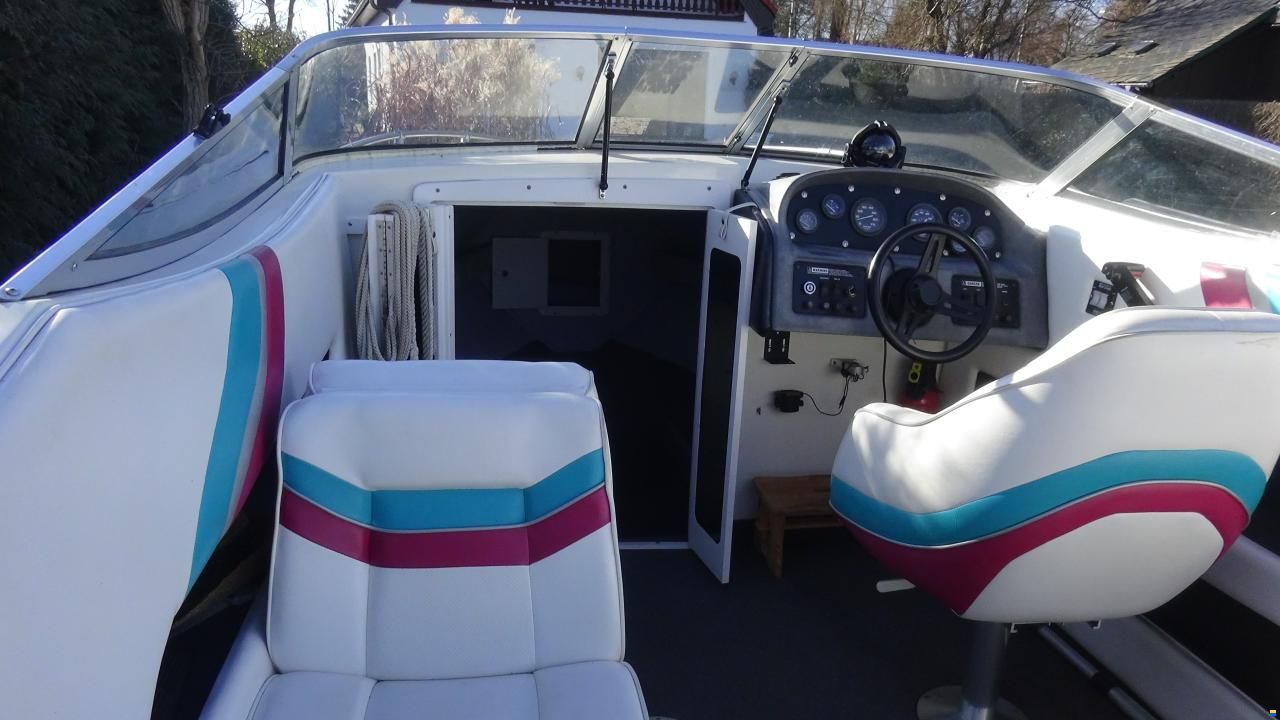 Apex Crowline Bayside 590