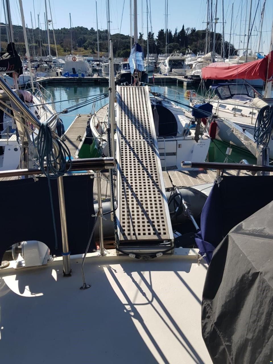 Hatteras 38