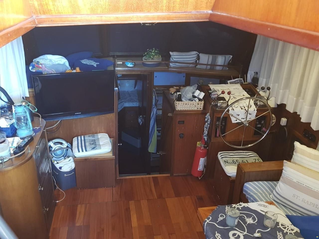 Hatteras 38