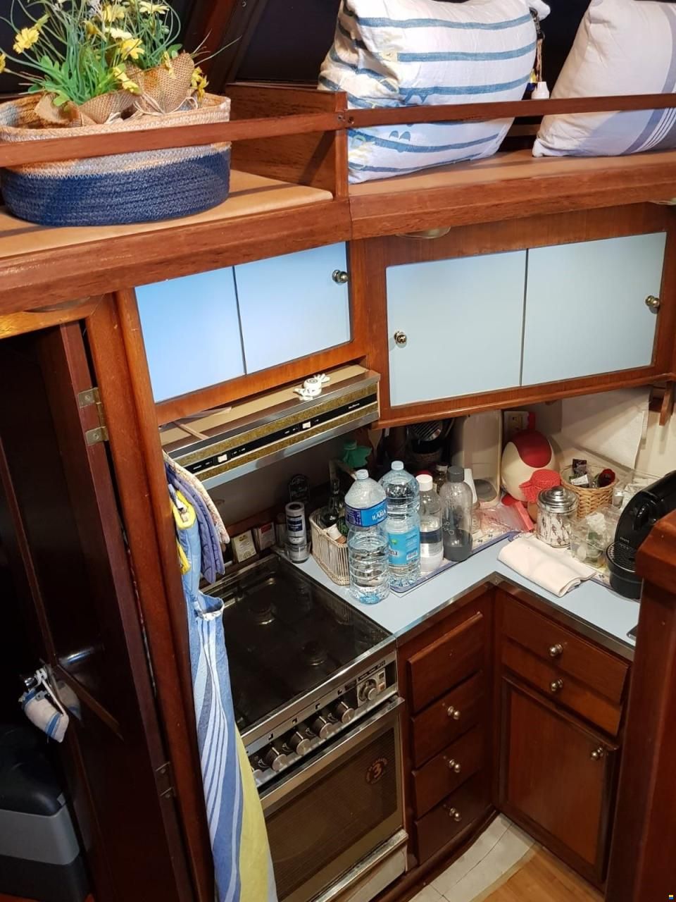 Hatteras 38