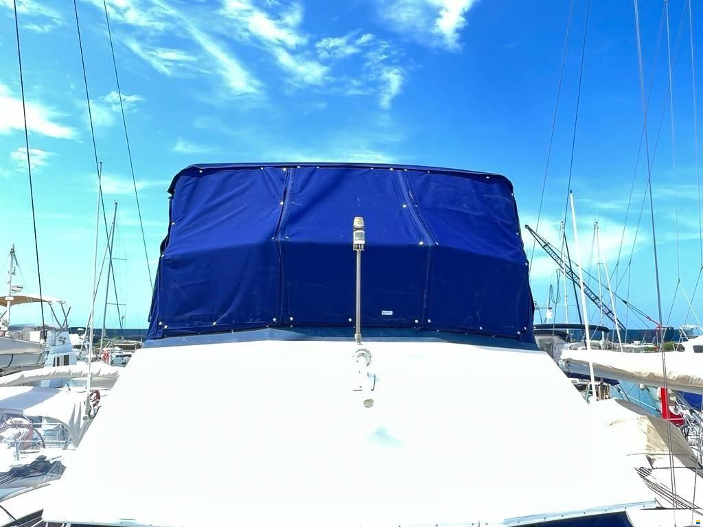Hatteras 38