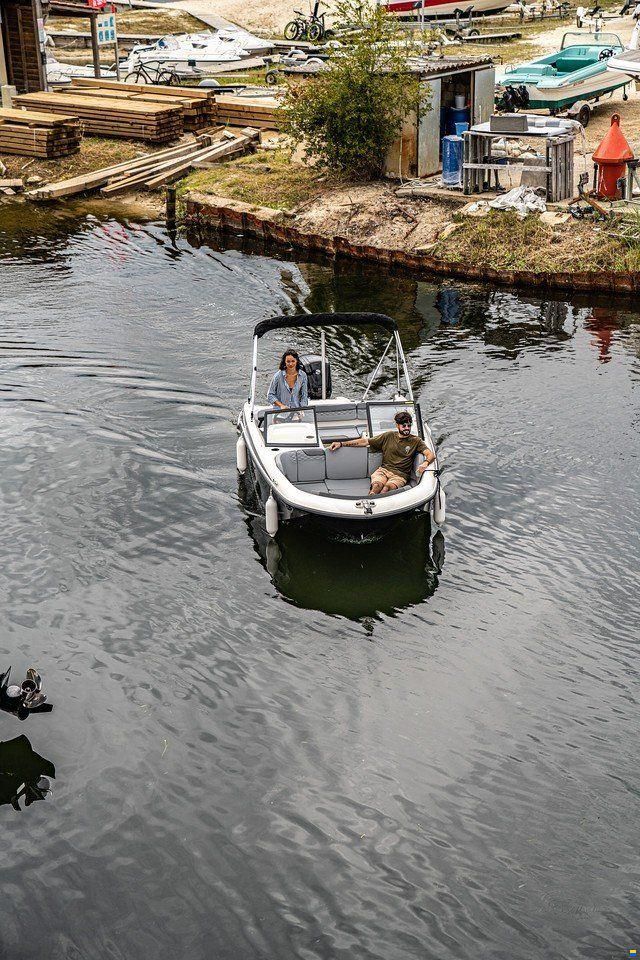 Bayliner ELEMENT M17