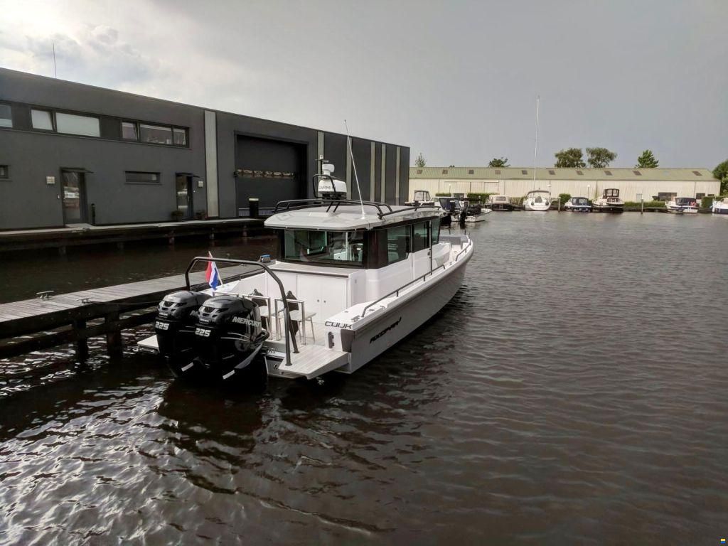 Axopar 37 Cabin
