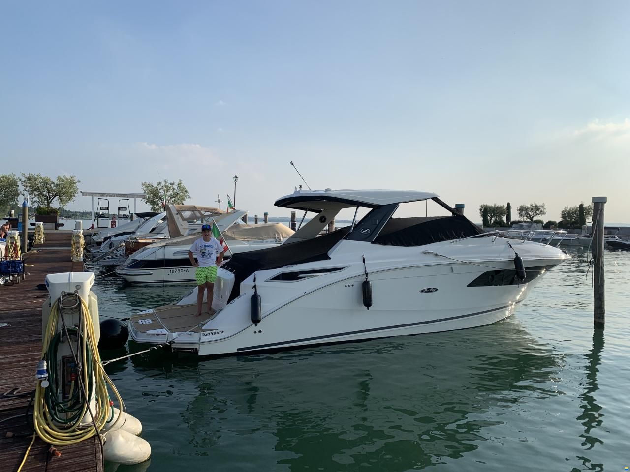 Sea Ray 320 Sundancer